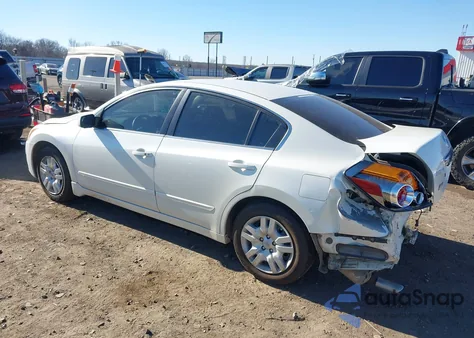 2010 Nissan Altima 2.5 S z USA, uszkodzony, nr VIN 1N4AL2APXAN555700